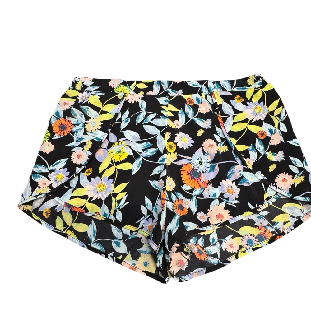 Volcom Genuine Black High Waist Floral Print Shorts Relaxed Fit EUC sz‎ M/12